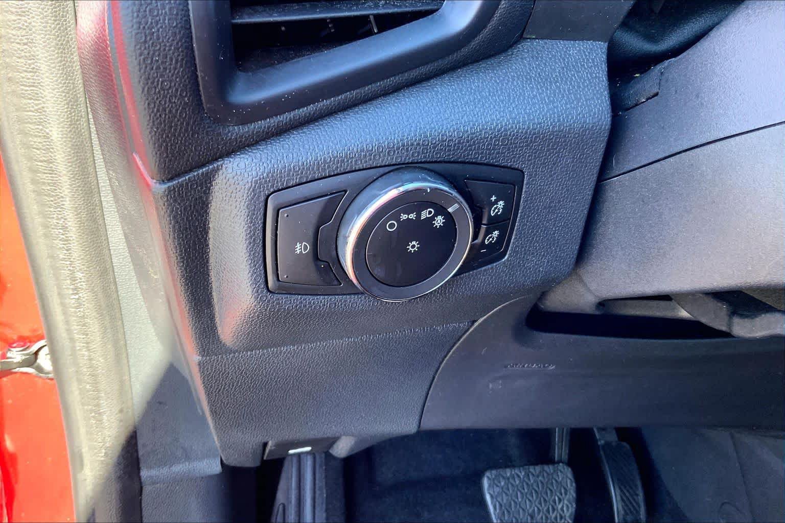 Used 2018 Ford EcoSport SE w/ SE Convenience Package FWD image 32