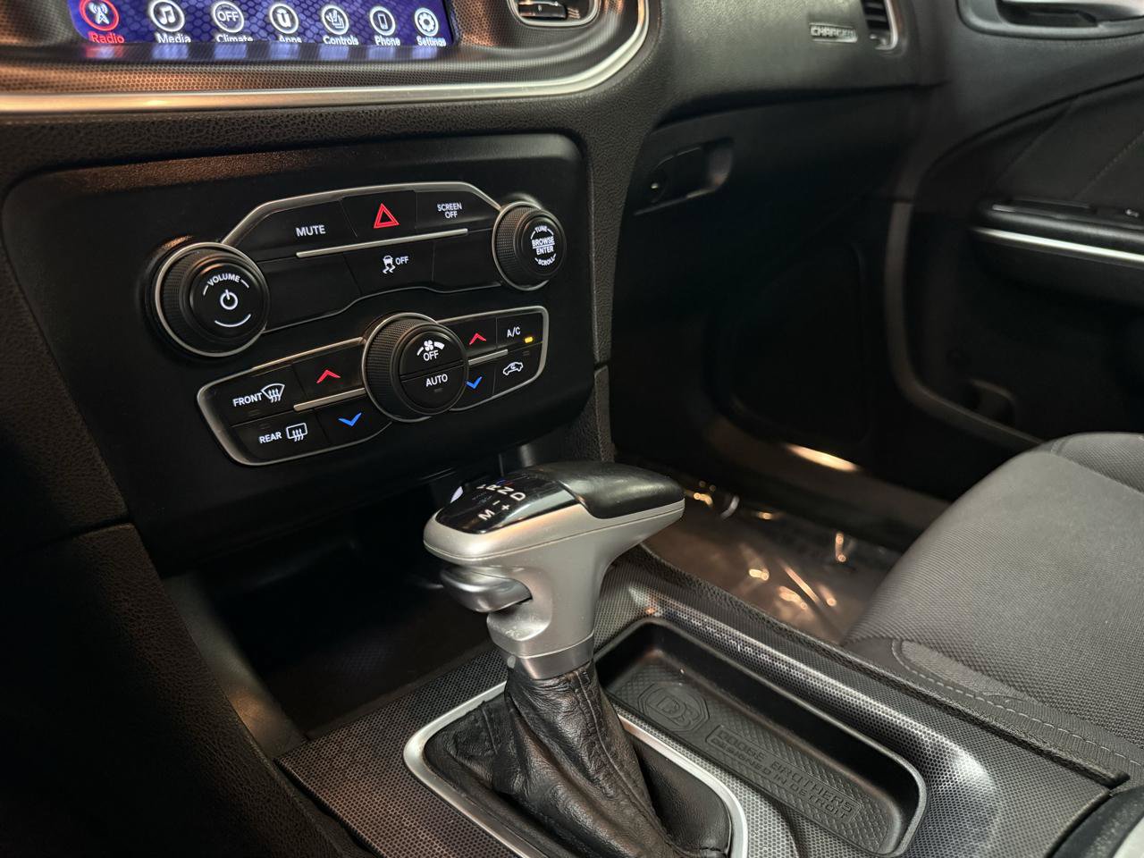 Used 2017 Dodge Charger SXT RWD image 17