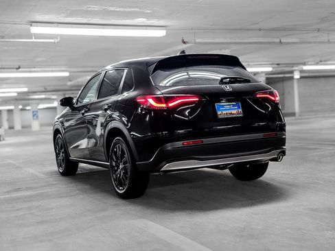 Used 2025 Honda HR-V Sport image 5