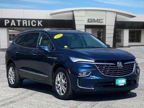 Used 2023 Buick Enclave Essence w/ Experience Buick Package AWD/4WD image 1