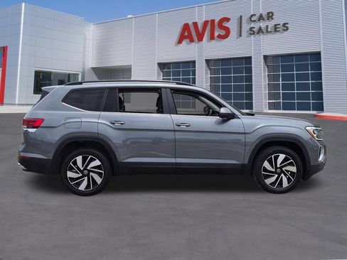 Used 2025 Volkswagen Atlas SE FWD image 5