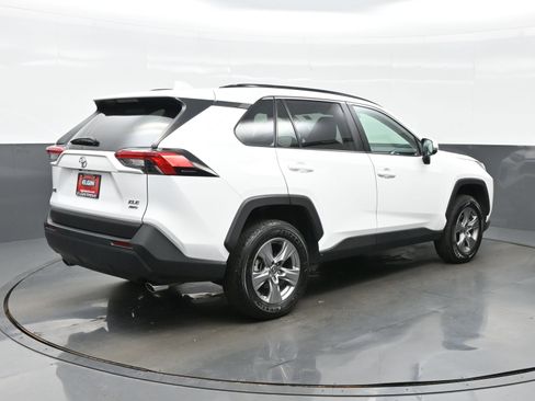 Used 2025 Toyota RAV4 XLE AWD/4WD image 6