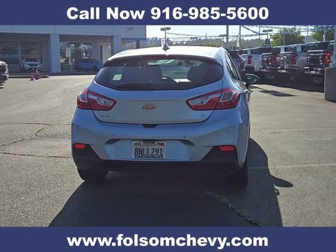 Used 2018 Chevrolet Cruze LT w/ Convenience Package FWD image 10
