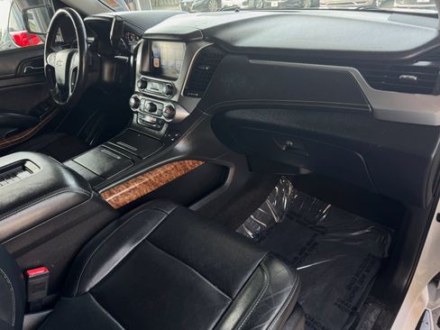 Used 2018 Chevrolet Suburban Premier RWD image 24