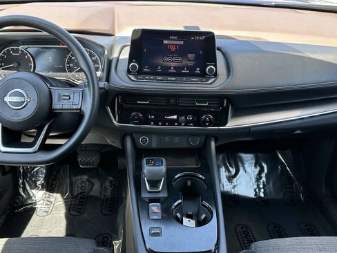 Certified 2022 Nissan Rogue SV FWD image 14