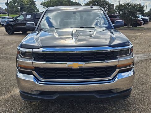 Used 2018 Chevrolet Silverado 1500 LT image 2
