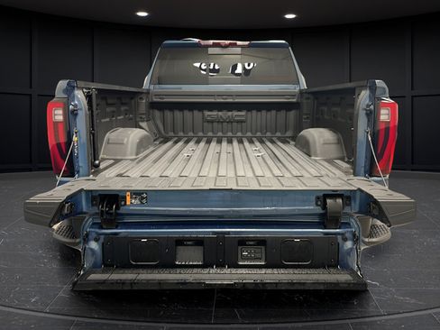 Used 2025 GMC Sierra 3500 Denali Ultimate AWD/4WD image 31