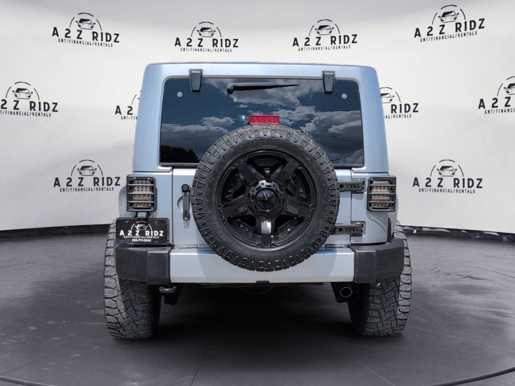 Used 2015 Jeep Wrangler Unlimited Sahara w/ Connectivity Group AWD/4WD image 5