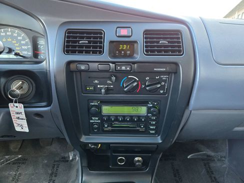 Used 2000 Toyota 4Runner SR5 image 27