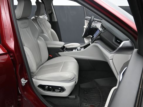 Used 2021 Jeep Grand Cherokee L Overland w/ Advanced Protech Group III image 25