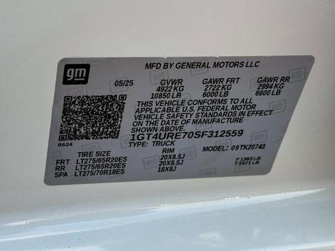 Used 2025 GMC Sierra 2500 Denali w/ Technology Package image 28