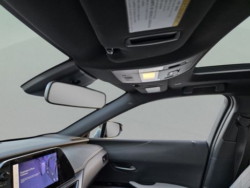 Used 2024 Lexus UX 250h FWD image 12