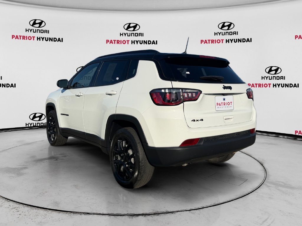 Used 2023 Jeep Compass Latitude AWD/4WD image 5