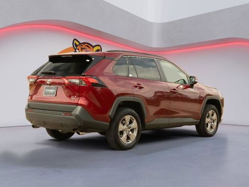 Used 2025 Toyota RAV4 XLE AWD/4WD image 5