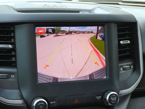 Used 2024 RAM 2500 Tradesman w/ Chrome Appearance Group image 15