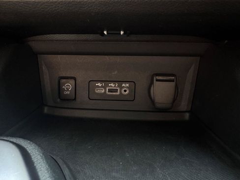 Used 2025 Nissan Sentra SV FWD image 24