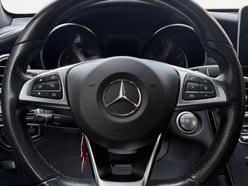 Used 2019 Mercedes-Benz GLC 300 4MATIC image 18