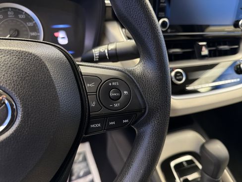 Used 2022 Toyota Corolla LE image 17