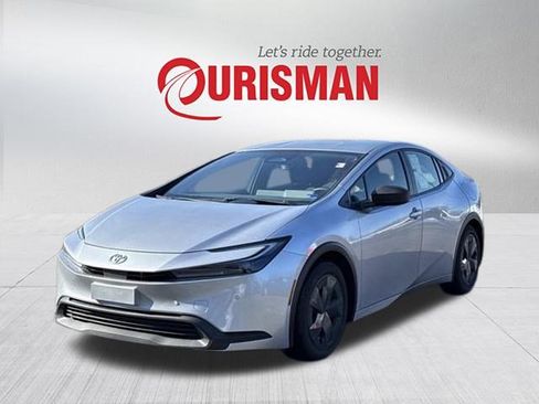 Used 2025 Toyota Prius LE image 5