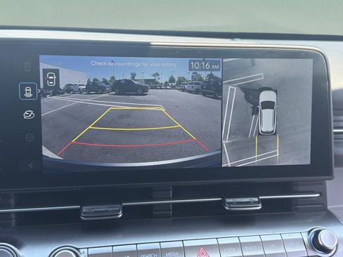 Used 2024 Hyundai Kona Limited FWD image 28