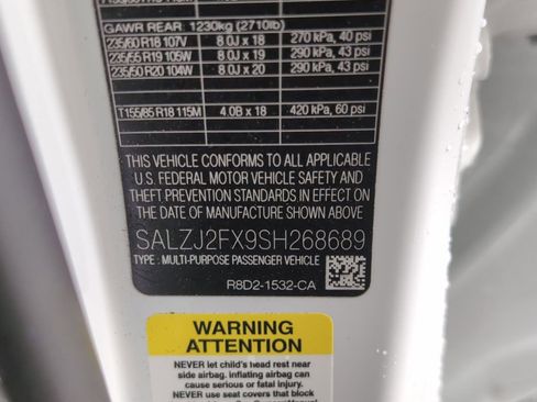 Used 2025 Land Rover Range Rover Evoque S image 18