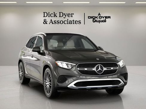 Used 2026 Mercedes-Benz GLC 300 image 35