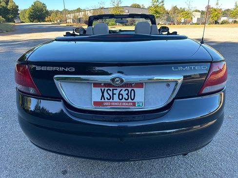 Used 2004 Chrysler Sebring Limited w/ Driver Convenience Group image 4