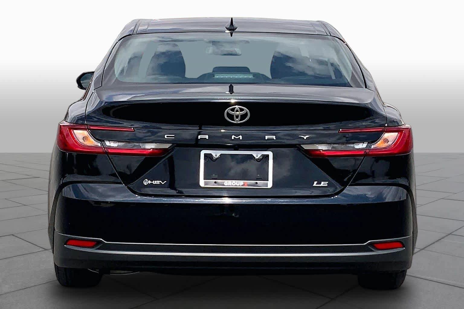 Used 2025 Toyota Camry LE FWD image 5