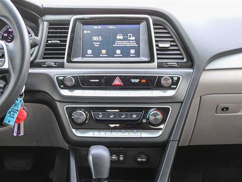 Used 2019 Hyundai Sonata SE image 13