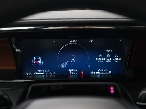 Used 2022 Lincoln Navigator L Reserve w/ Equipment Group 201A image 29