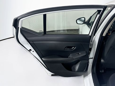 Used 2024 Nissan Sentra SV FWD image 33