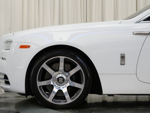 Used 2016 Rolls-Royce Wraith image 45
