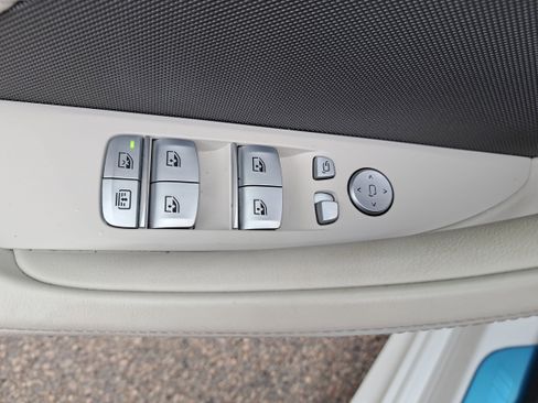 Certified 2025 BMW 840i image 29