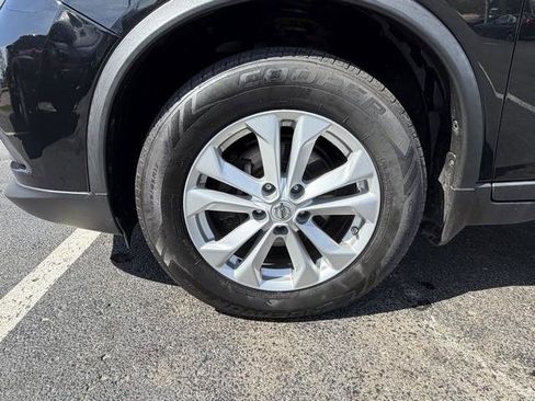 Used 2016 Nissan Rogue SV w/ SV Premium Package AWD/4WD image 3