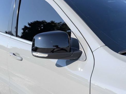 Used 2024 Dodge Durango R/T RWD image 10