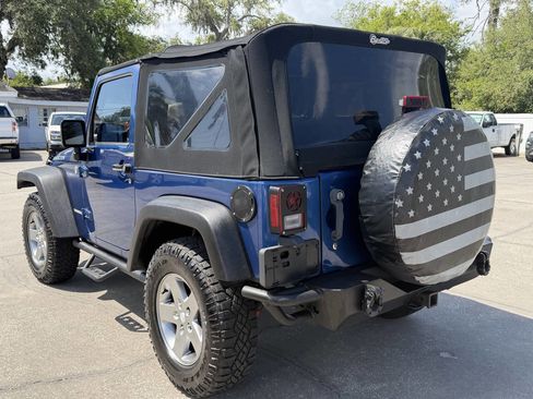 Used 2010 Jeep Wrangler Rubicon w/ PWR Convenience Group AWD/4WD image 6