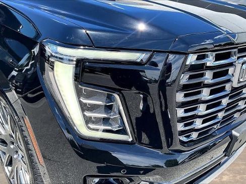 Used 2025 GMC Yukon Denali Ultimate w/ LPO, Floor Liner Package AWD/4WD image 33