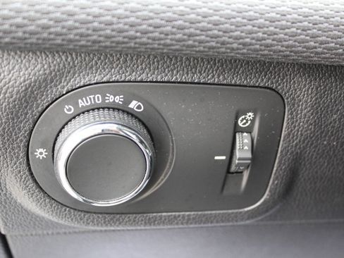 Used 2017 Chevrolet Cruze LS image 23