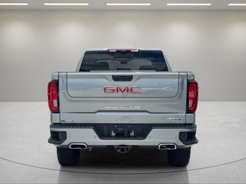 Used 2024 GMC Sierra 1500 AT4 w/ Technology Package AWD/4WD image 4