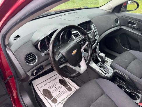 Used 2013 Chevrolet Cruze LT image 10