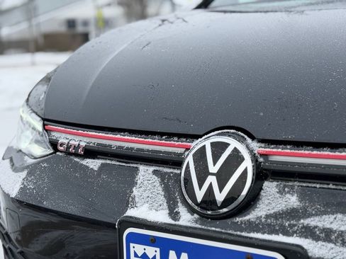 Used 2022 Volkswagen GTI SE image 7