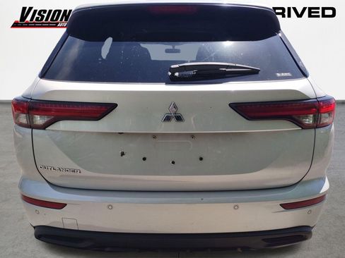 Used 2022 Mitsubishi Outlander ES AWD/4WD image 4