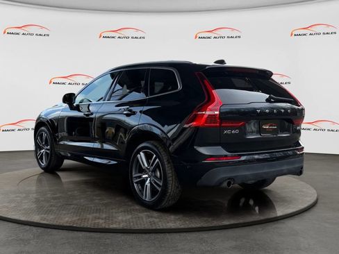 Used 2019 Volvo XC60 T5 Momentum w/ Multimedia Package image 6