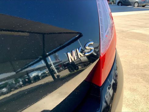 Used 2014 Lincoln MKS FWD image 4