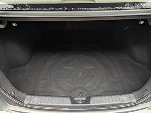 Used 2010 Hyundai Elantra GLS FWD image 15