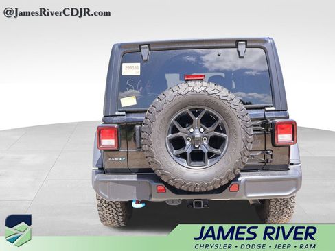 Used 2024 Jeep Wrangler Unlimited AWD/4WD image 7
