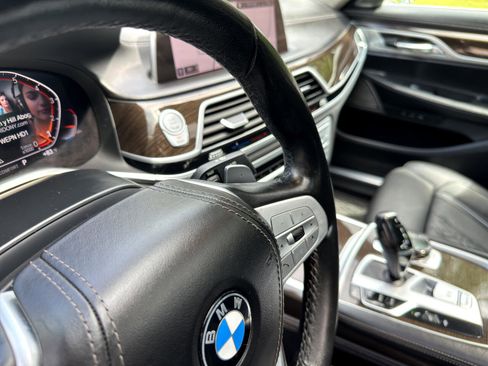 Used 2021 BMW 740i xDrive w/ Luxury Rear Seating Package image 27