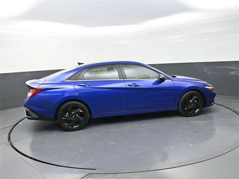 New 2026 Hyundai Elantra SEL Sport image 9
