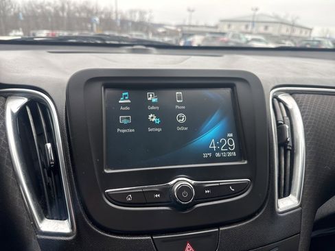 Used 2018 Chevrolet Malibu LT image 25