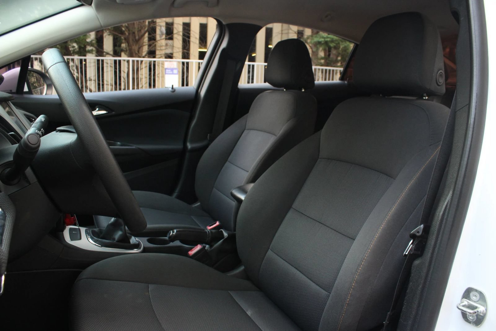 Used 2018 Chevrolet Cruze LS FWD image 15